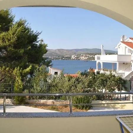Moonlight - Two Bedroom With Sea View Terrace Family * Traù
