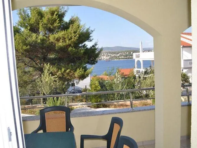 Apartman Moonlight - Two Bedroom With Sea View Terrace Family Trogir