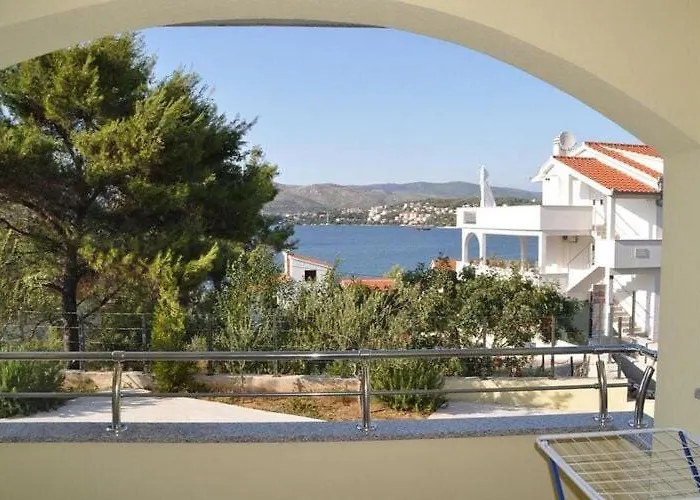 Moonlight - Two Bedroom With Sea View Terrace Family * Trogir